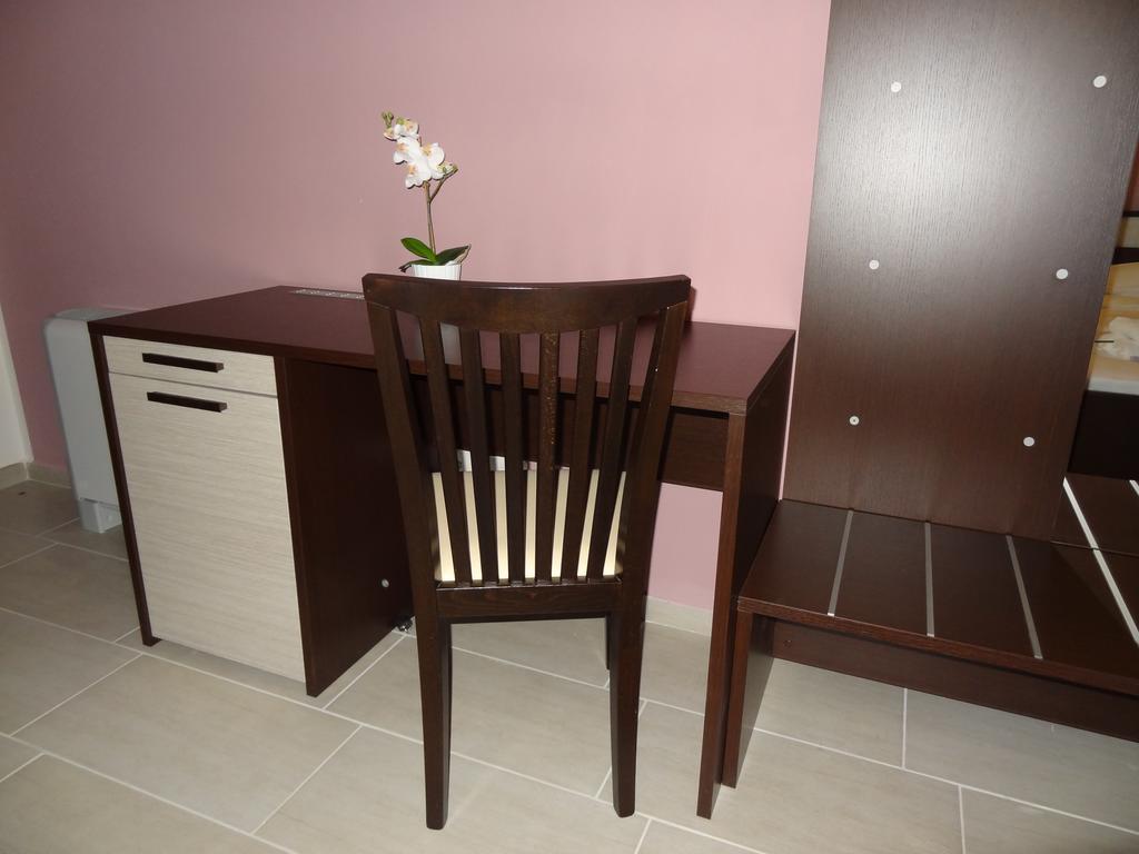 Affittacamere Rooms Di Matteo San Paolo di Iesi Экстерьер фото