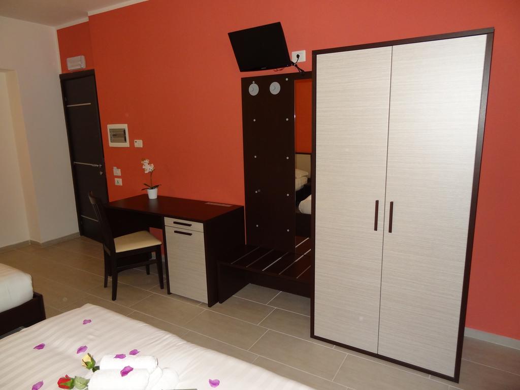Affittacamere Rooms Di Matteo San Paolo di Iesi Экстерьер фото