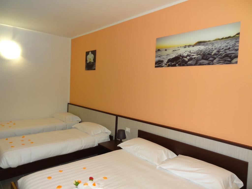 Affittacamere Rooms Di Matteo San Paolo di Iesi Экстерьер фото